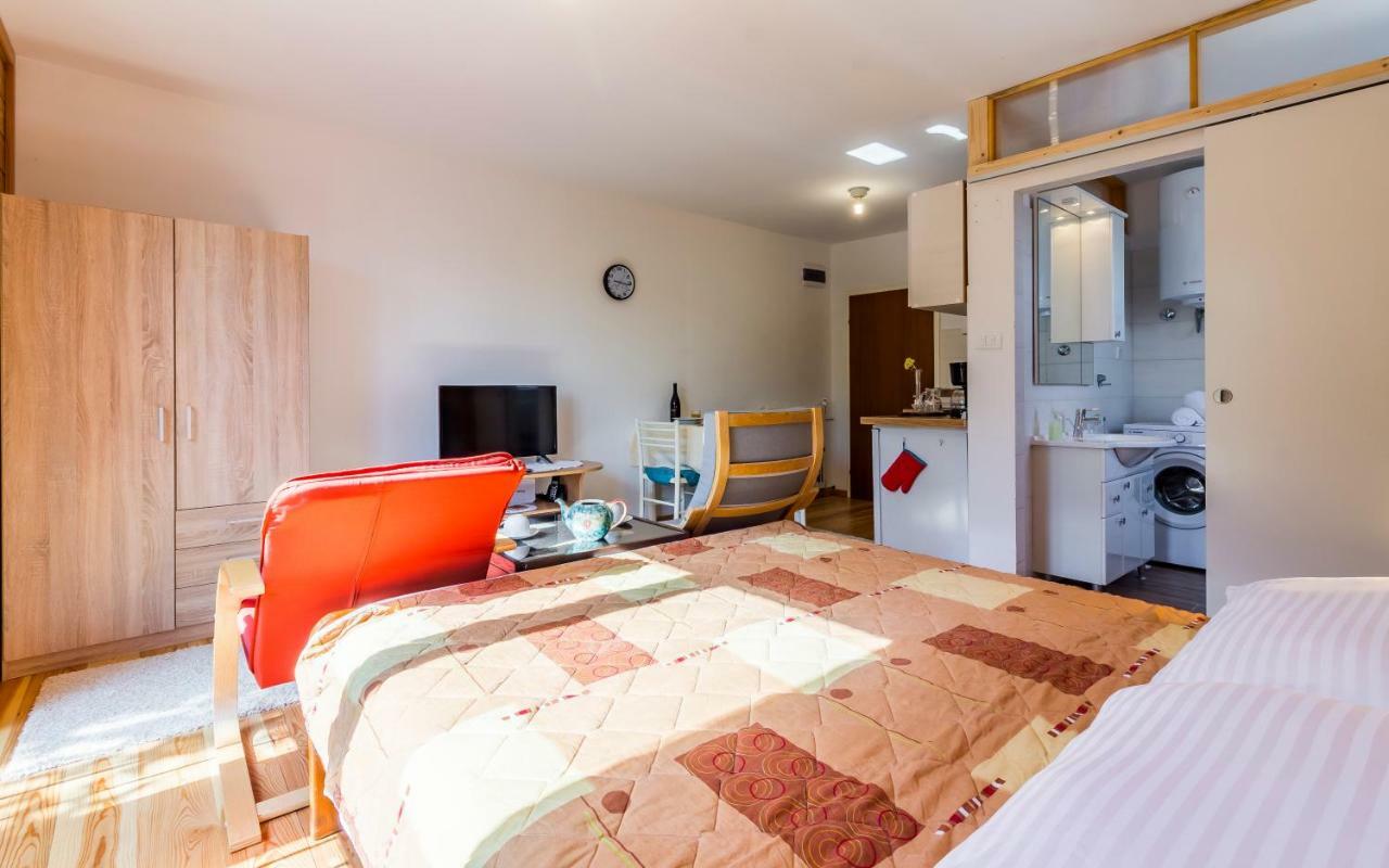 Studio Apartment Meden Pomer Exterior foto