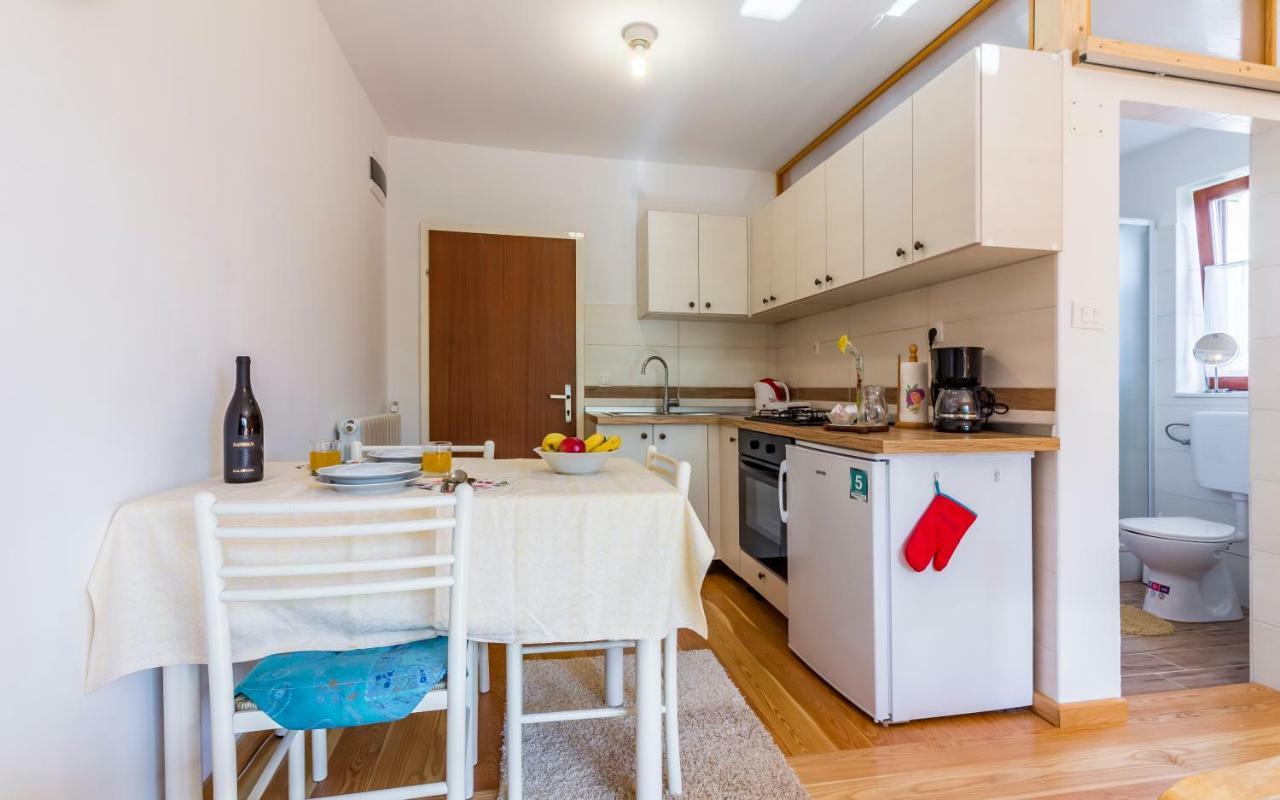 Studio Apartment Meden Pomer Exterior foto